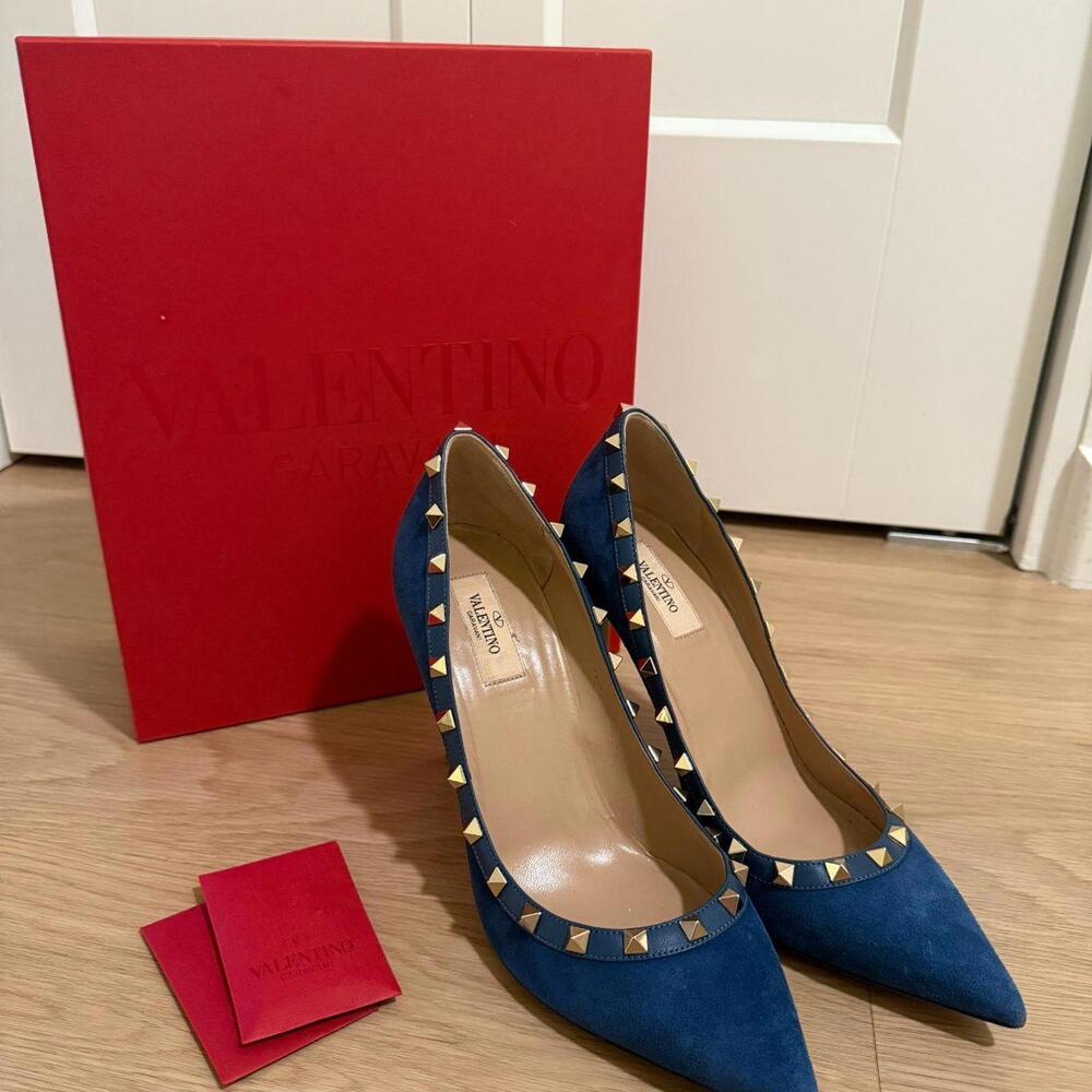 Valentino Garavani Rockstud Suede
